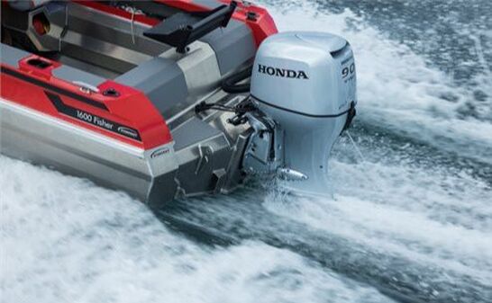 Trim an outboard motor