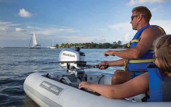 How to start at outboard motor